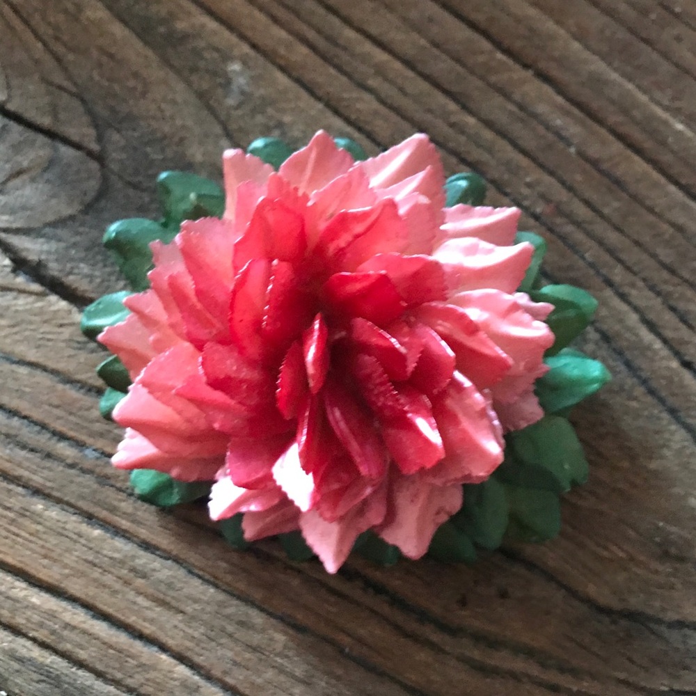 Fish Scale Brooch - Picture 1 of 11